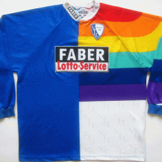 4.VfL Bochum, 1997-1988. Jawel, daar is-ie dan. Ajacieden kennen het regenboogshirtje ongetwijfeld nog van de Europese ontmoeting met de Duitsers.